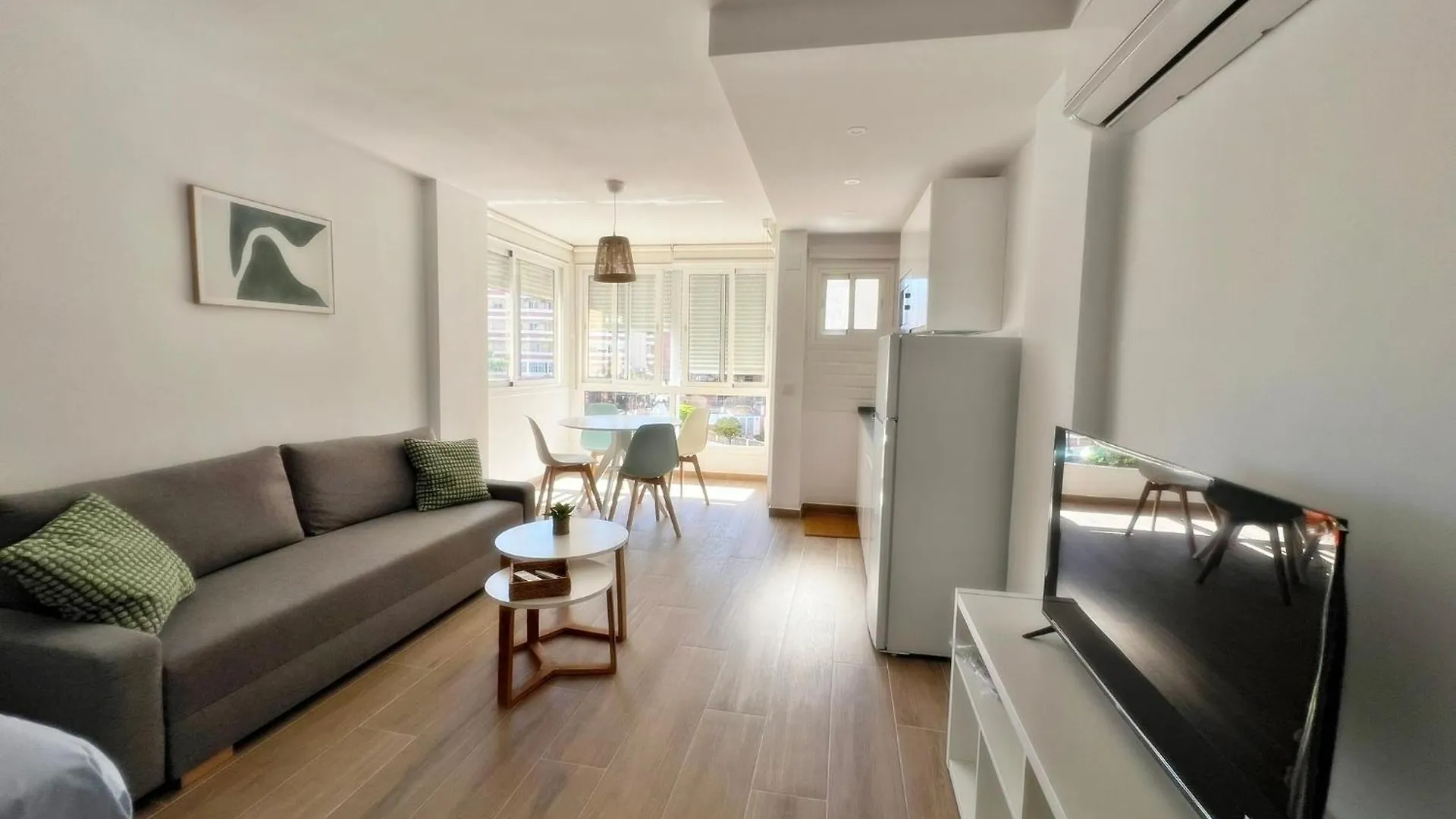 Nuevo Y Luminoso Estudio De Playa Con Piscina Fuengirola Apartamento