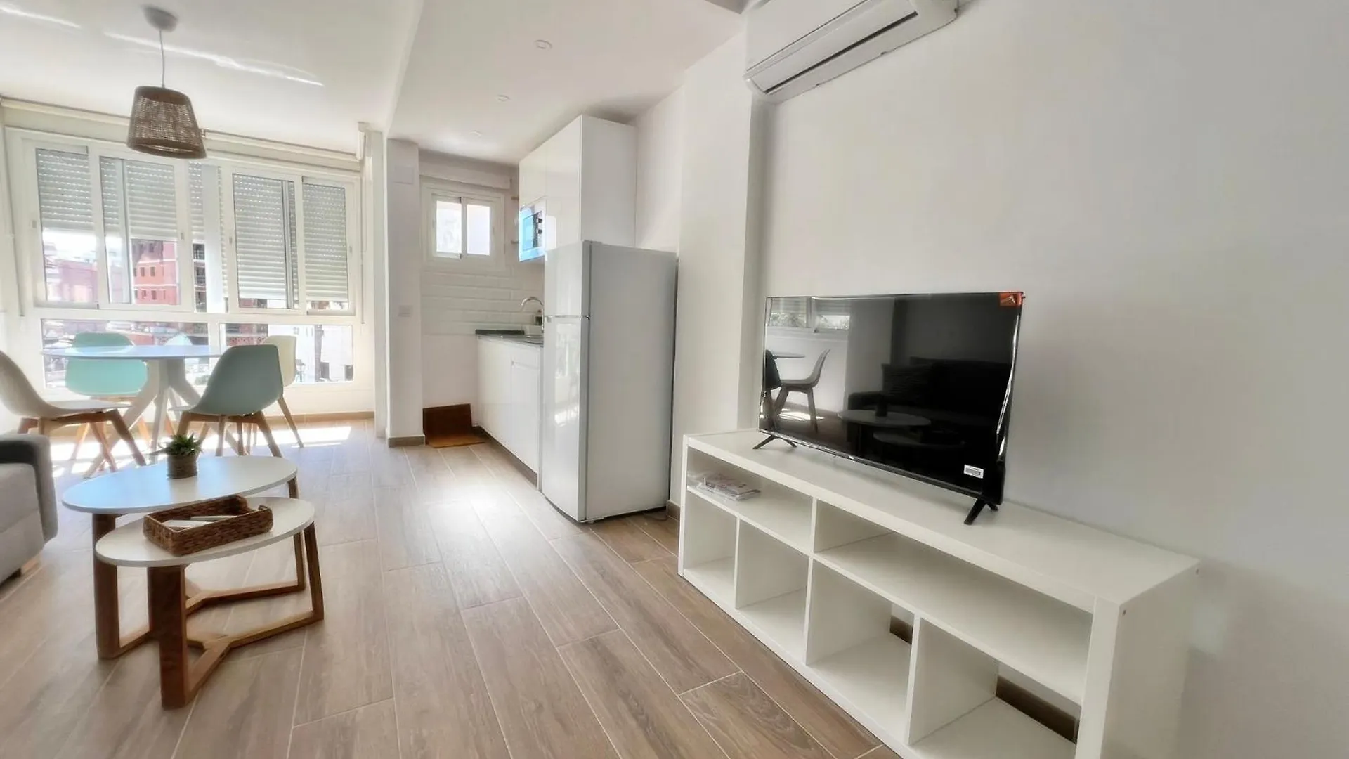 Apartamento Nuevo Y Luminoso Estudio De Playa Con Piscina Fuengirola